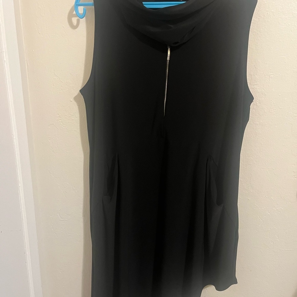 Sympli black dress with pockets zipper in front